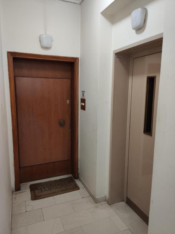 Eleni'S Home In Athens-Room Rental Buitenkant foto